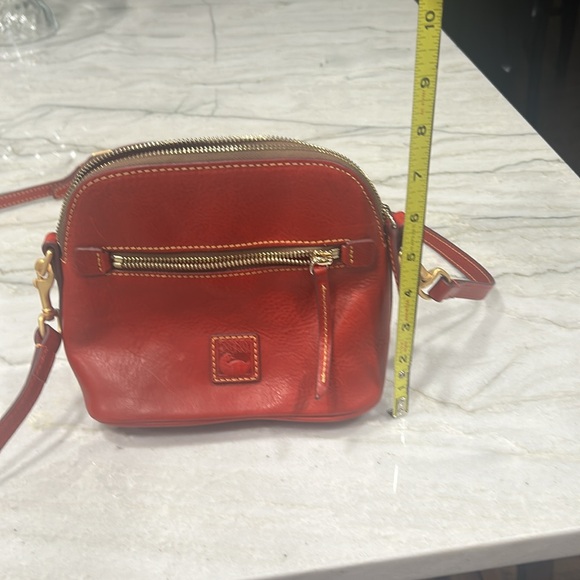 Red Dooney and Bourke cross body bag - Picture 3 of 8